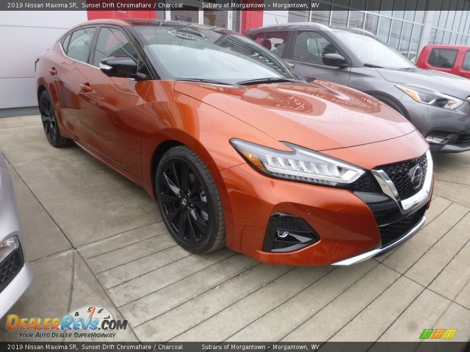 Front 3/4 View of 2019 Nissan Maxima SR Photo #1