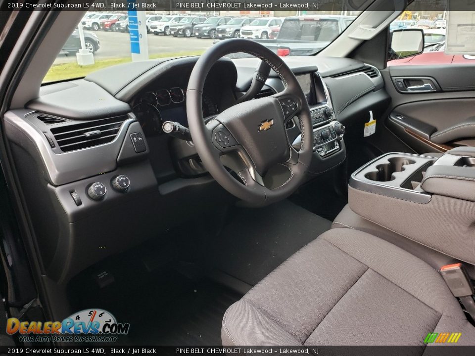 Front Seat of 2019 Chevrolet Suburban LS 4WD Photo #6