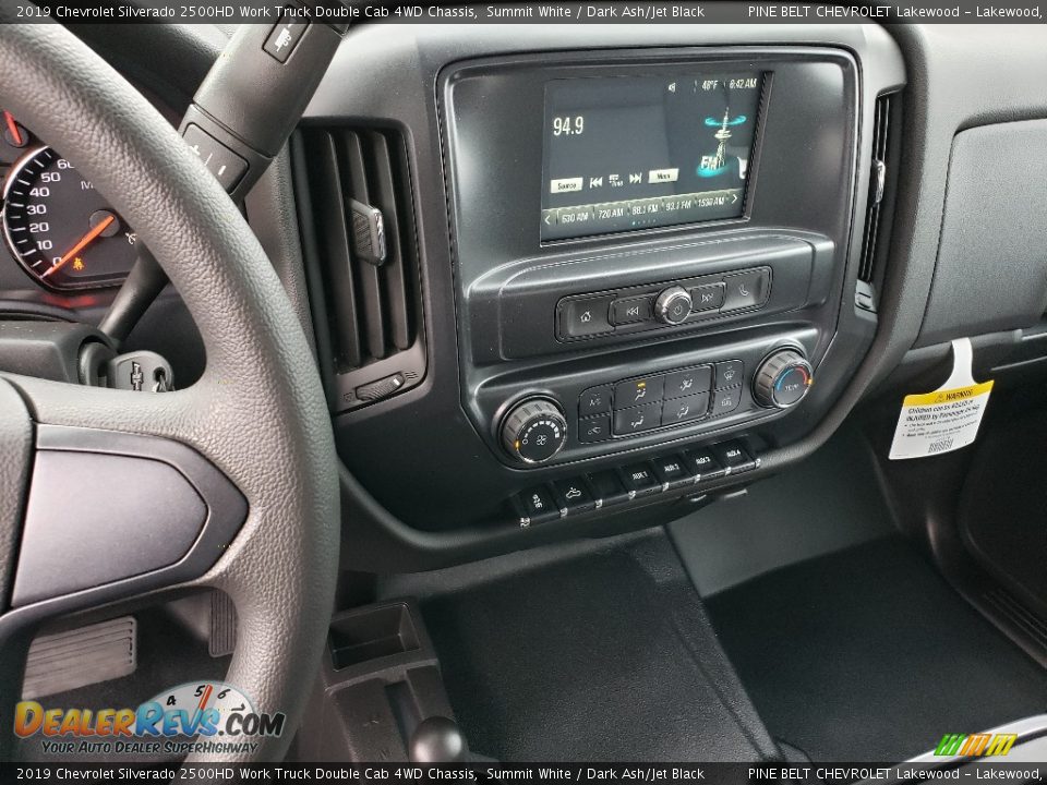 2019 Chevrolet Silverado 2500HD Work Truck Double Cab 4WD Chassis Summit White / Dark Ash/Jet Black Photo #10