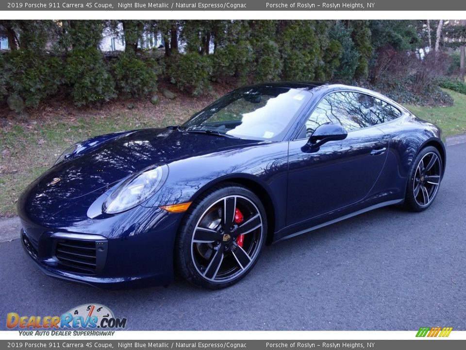 Front 3/4 View of 2019 Porsche 911 Carrera 4S Coupe Photo #7