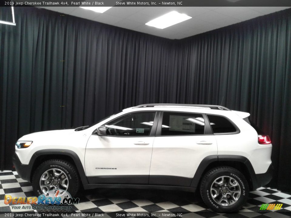 2019 Jeep Cherokee Trailhawk 4x4 Pearl White / Black Photo #1