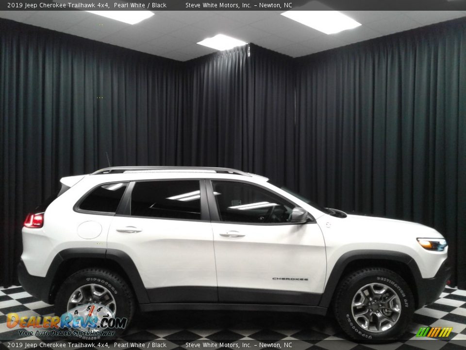 2019 Jeep Cherokee Trailhawk 4x4 Pearl White / Black Photo #5
