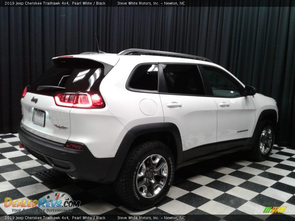 2019 Jeep Cherokee Trailhawk 4x4 Pearl White / Black Photo #6