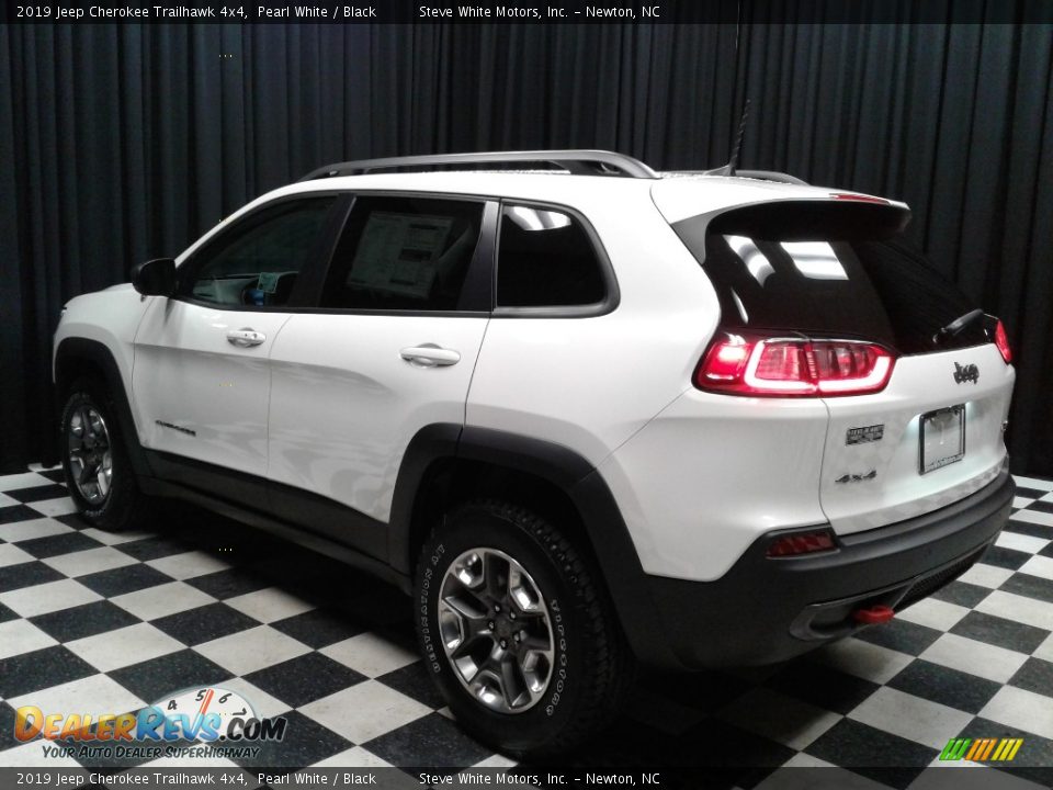 2019 Jeep Cherokee Trailhawk 4x4 Pearl White / Black Photo #8