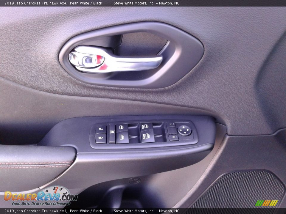 2019 Jeep Cherokee Trailhawk 4x4 Pearl White / Black Photo #9