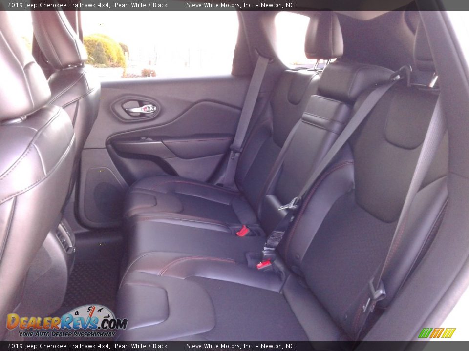 2019 Jeep Cherokee Trailhawk 4x4 Pearl White / Black Photo #11