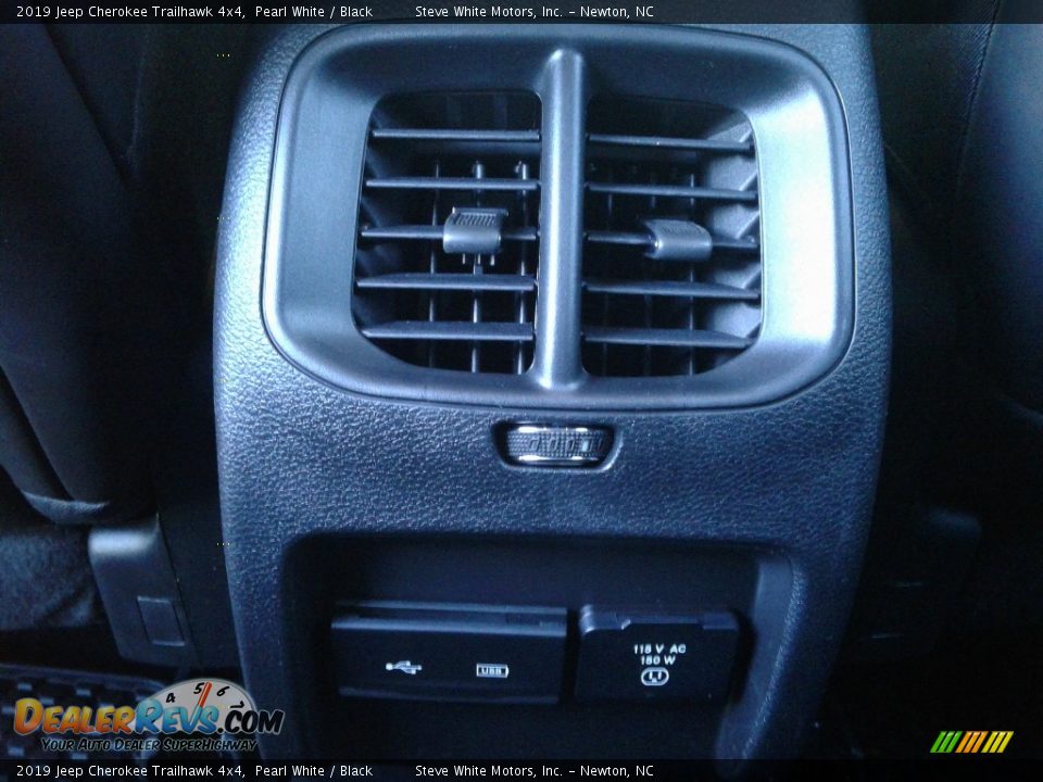 2019 Jeep Cherokee Trailhawk 4x4 Pearl White / Black Photo #14