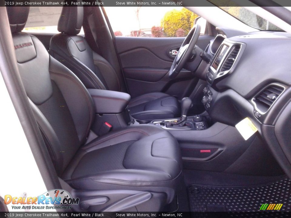 2019 Jeep Cherokee Trailhawk 4x4 Pearl White / Black Photo #16