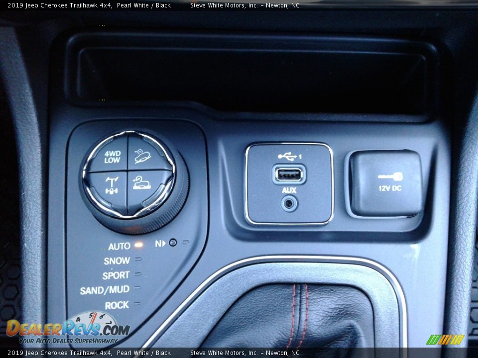 2019 Jeep Cherokee Trailhawk 4x4 Pearl White / Black Photo #28