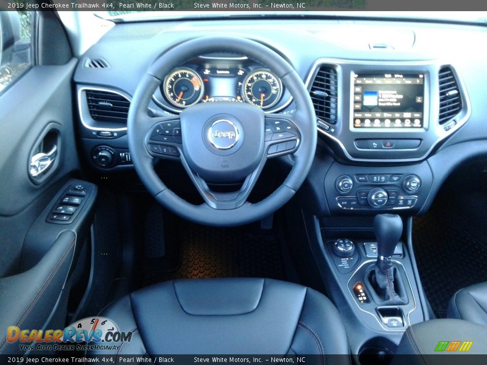 2019 Jeep Cherokee Trailhawk 4x4 Pearl White / Black Photo #30