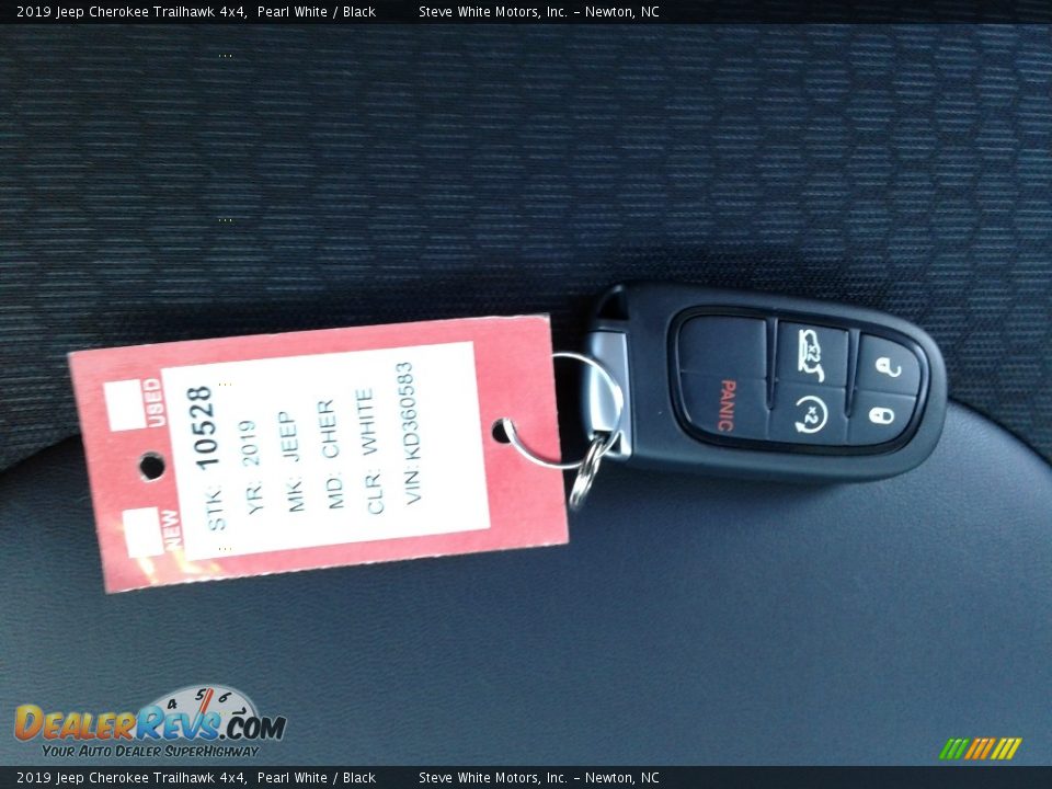 2019 Jeep Cherokee Trailhawk 4x4 Pearl White / Black Photo #31
