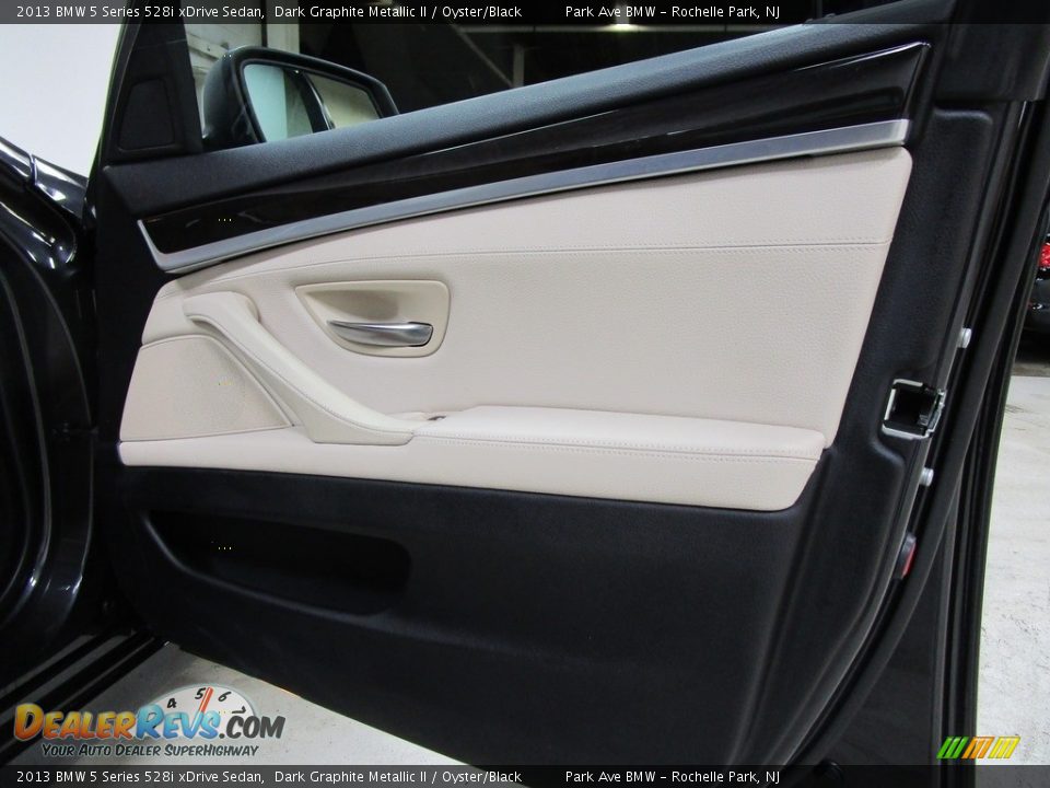 2013 BMW 5 Series 528i xDrive Sedan Dark Graphite Metallic II / Oyster/Black Photo #13