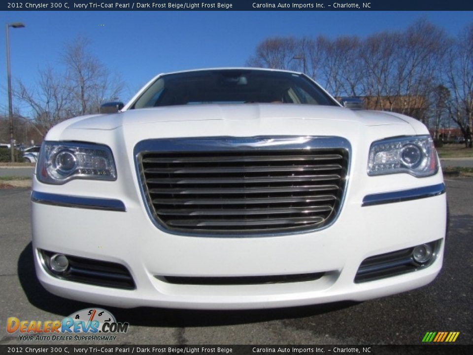 2012 Chrysler 300 C Ivory Tri-Coat Pearl / Dark Frost Beige/Light Frost Beige Photo #4