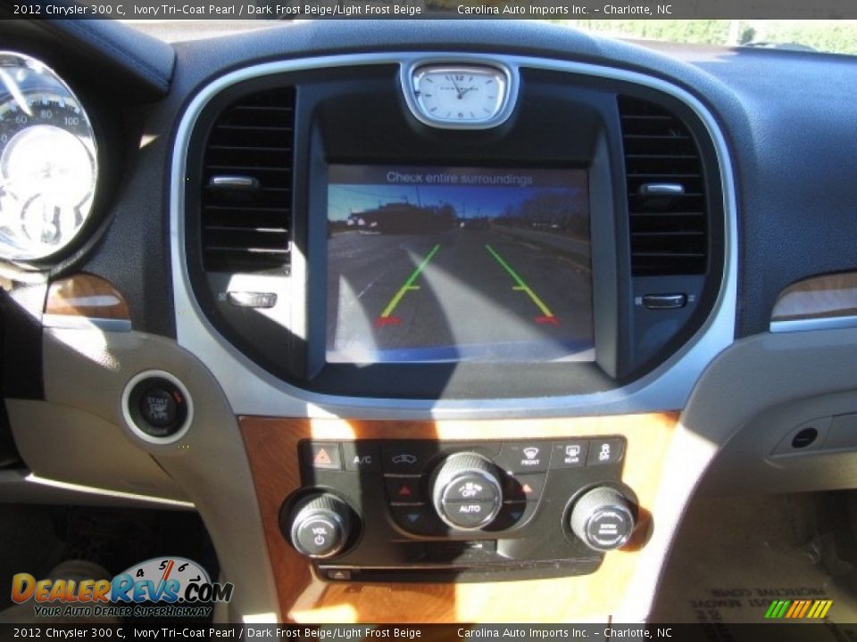 2012 Chrysler 300 C Ivory Tri-Coat Pearl / Dark Frost Beige/Light Frost Beige Photo #16