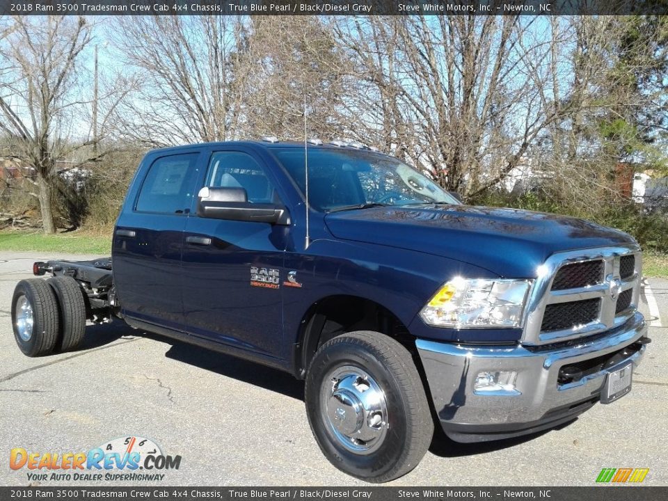 2018 Ram 3500 Tradesman Crew Cab 4x4 Chassis True Blue Pearl / Black/Diesel Gray Photo #4