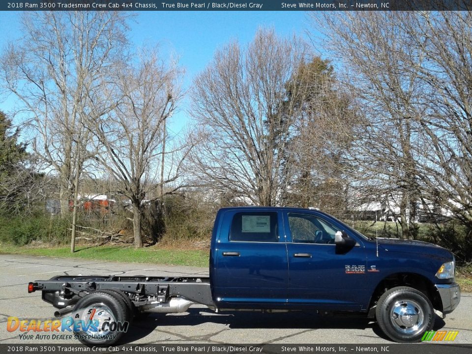 2018 Ram 3500 Tradesman Crew Cab 4x4 Chassis True Blue Pearl / Black/Diesel Gray Photo #5