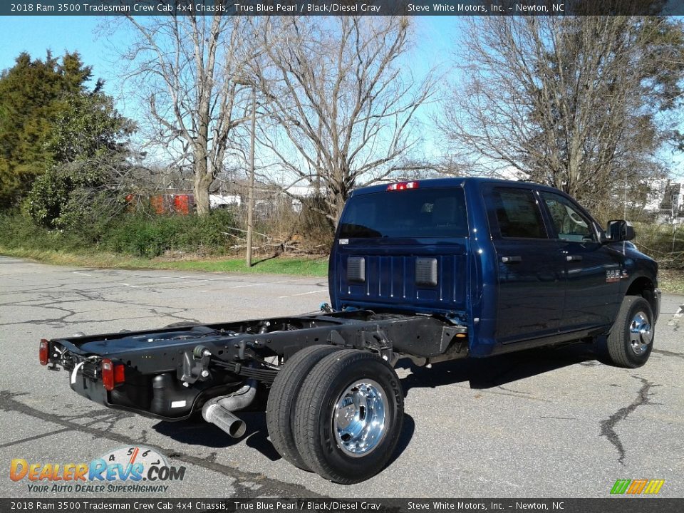 2018 Ram 3500 Tradesman Crew Cab 4x4 Chassis True Blue Pearl / Black/Diesel Gray Photo #6