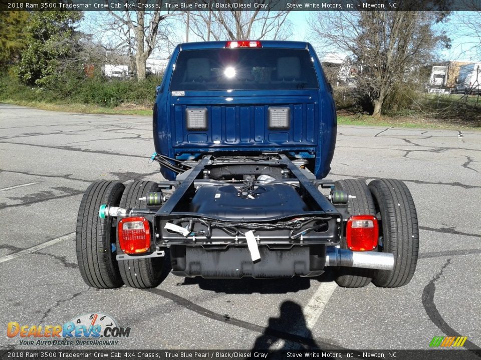 2018 Ram 3500 Tradesman Crew Cab 4x4 Chassis True Blue Pearl / Black/Diesel Gray Photo #7