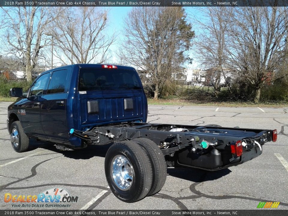 2018 Ram 3500 Tradesman Crew Cab 4x4 Chassis True Blue Pearl / Black/Diesel Gray Photo #8