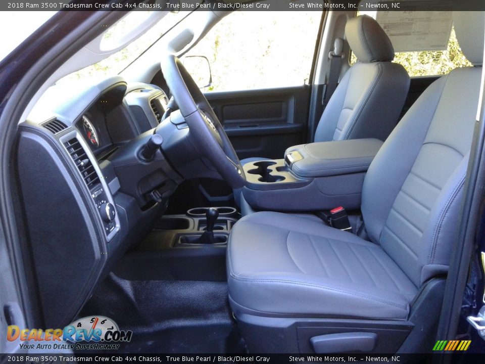 2018 Ram 3500 Tradesman Crew Cab 4x4 Chassis True Blue Pearl / Black/Diesel Gray Photo #10