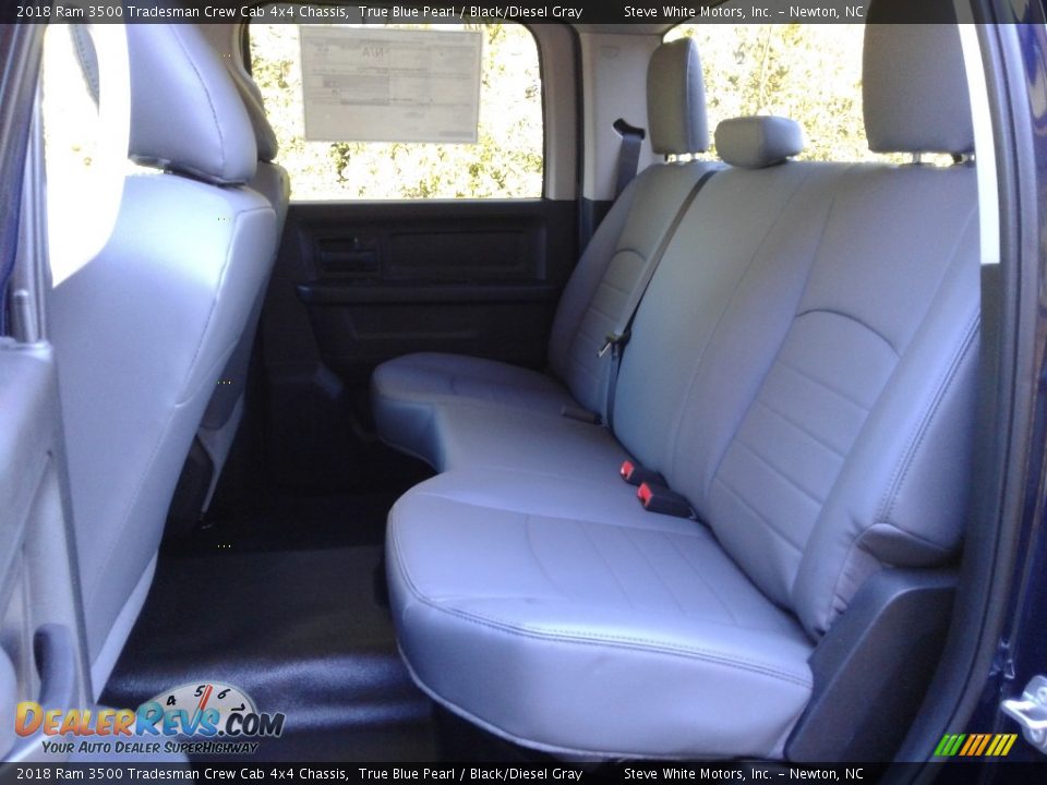 2018 Ram 3500 Tradesman Crew Cab 4x4 Chassis True Blue Pearl / Black/Diesel Gray Photo #11