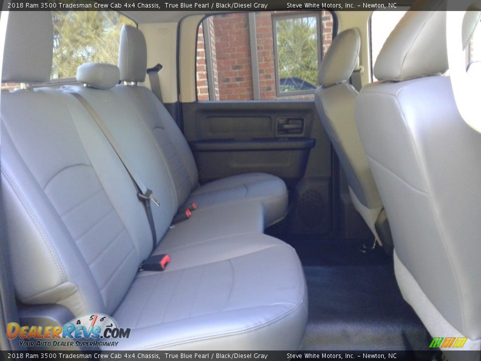 2018 Ram 3500 Tradesman Crew Cab 4x4 Chassis True Blue Pearl / Black/Diesel Gray Photo #13