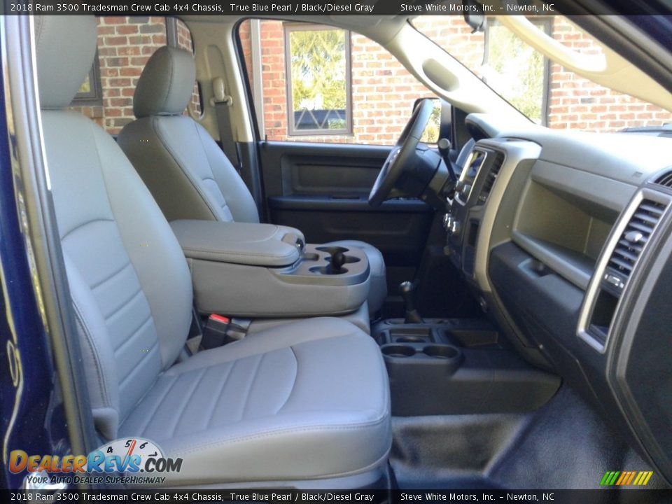 2018 Ram 3500 Tradesman Crew Cab 4x4 Chassis True Blue Pearl / Black/Diesel Gray Photo #14