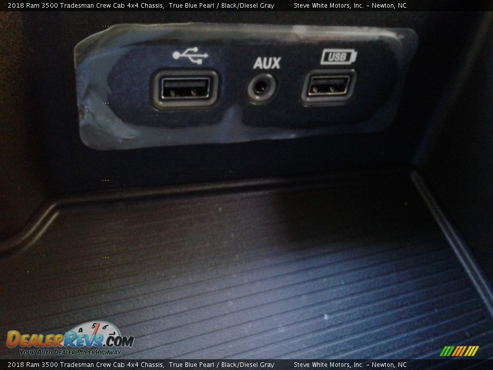 2018 Ram 3500 Tradesman Crew Cab 4x4 Chassis True Blue Pearl / Black/Diesel Gray Photo #24