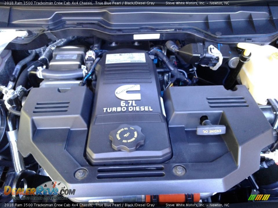 2018 Ram 3500 Tradesman Crew Cab 4x4 Chassis True Blue Pearl / Black/Diesel Gray Photo #28