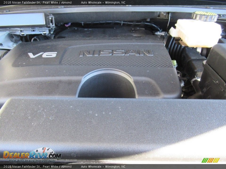 2018 Nissan Pathfinder SV Pearl White / Almond Photo #6