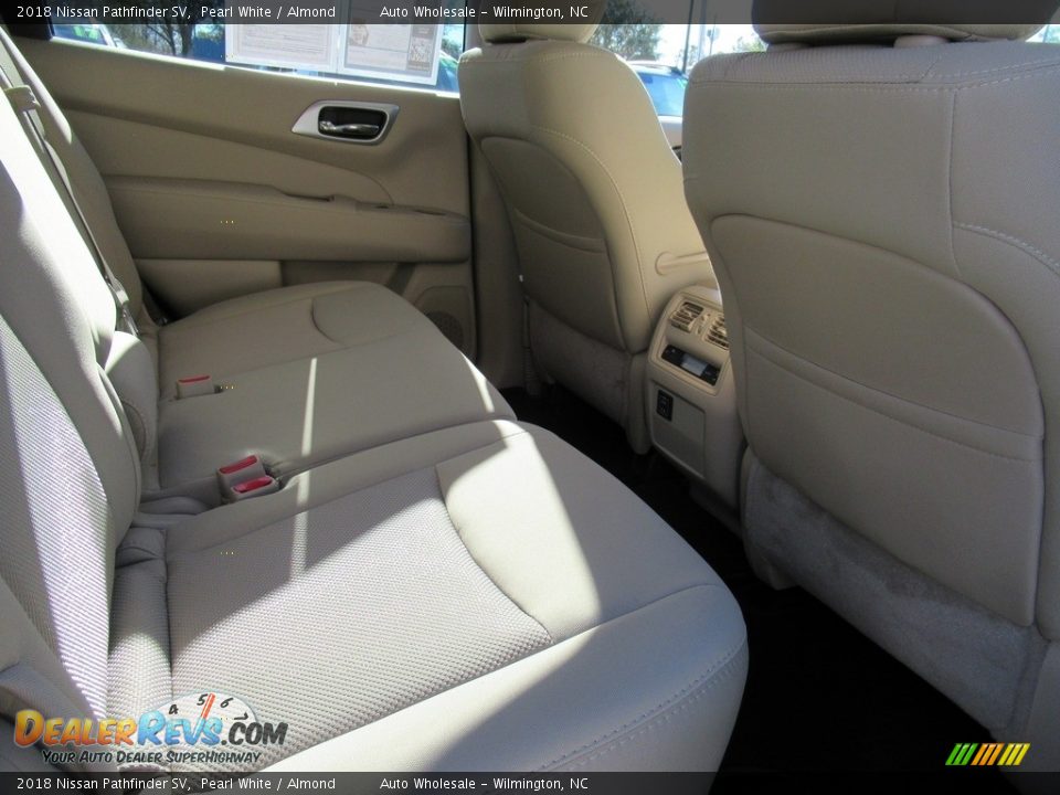 2018 Nissan Pathfinder SV Pearl White / Almond Photo #14
