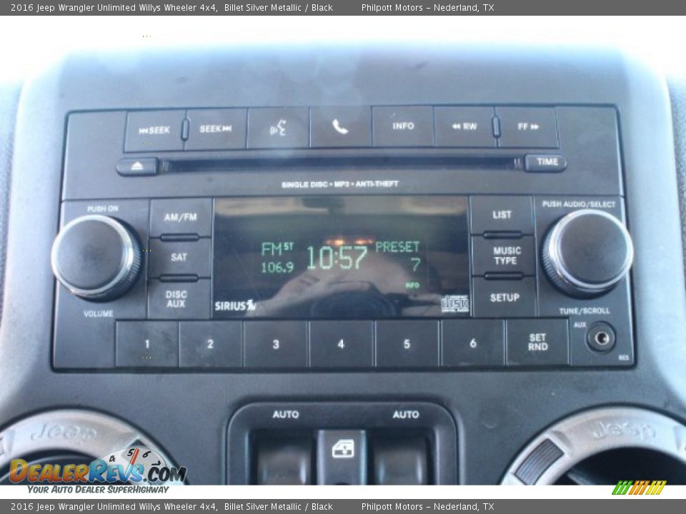 2016 Jeep Wrangler Unlimited Willys Wheeler 4x4 Billet Silver Metallic / Black Photo #11