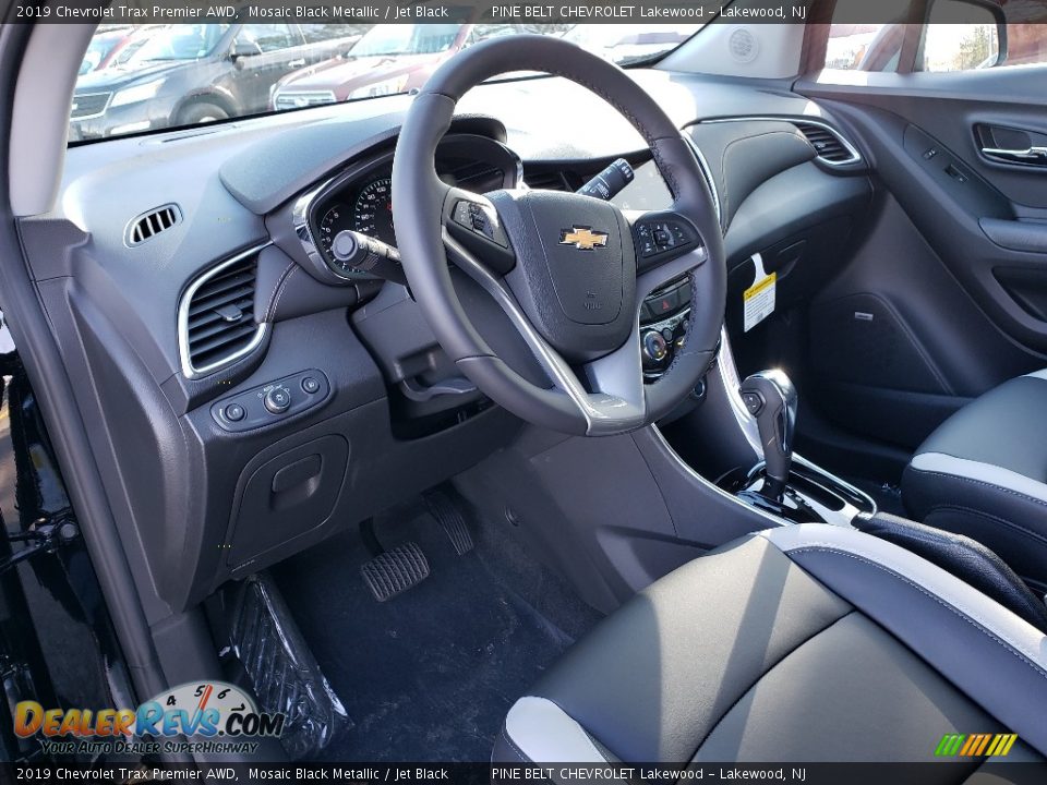 Front Seat of 2019 Chevrolet Trax Premier AWD Photo #7