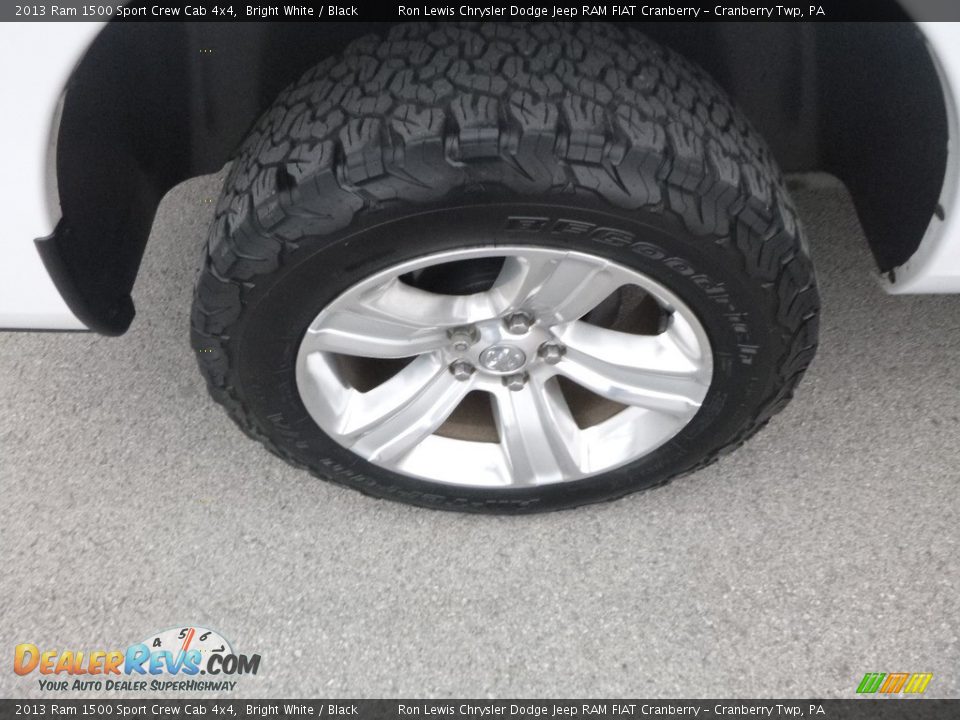 2013 Ram 1500 Sport Crew Cab 4x4 Bright White / Black Photo #3