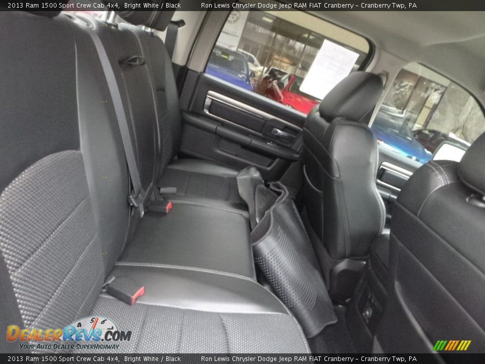 2013 Ram 1500 Sport Crew Cab 4x4 Bright White / Black Photo #10