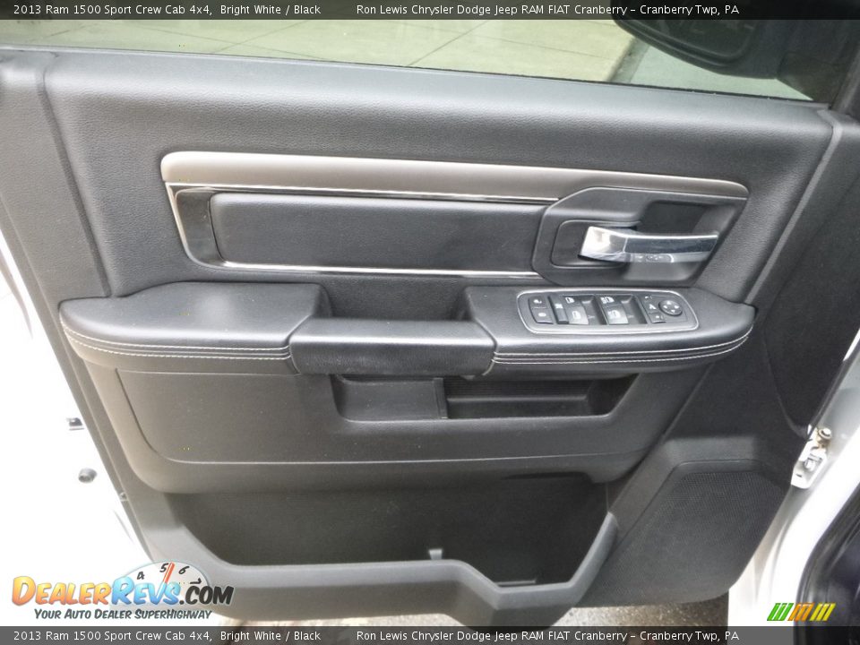 2013 Ram 1500 Sport Crew Cab 4x4 Bright White / Black Photo #15