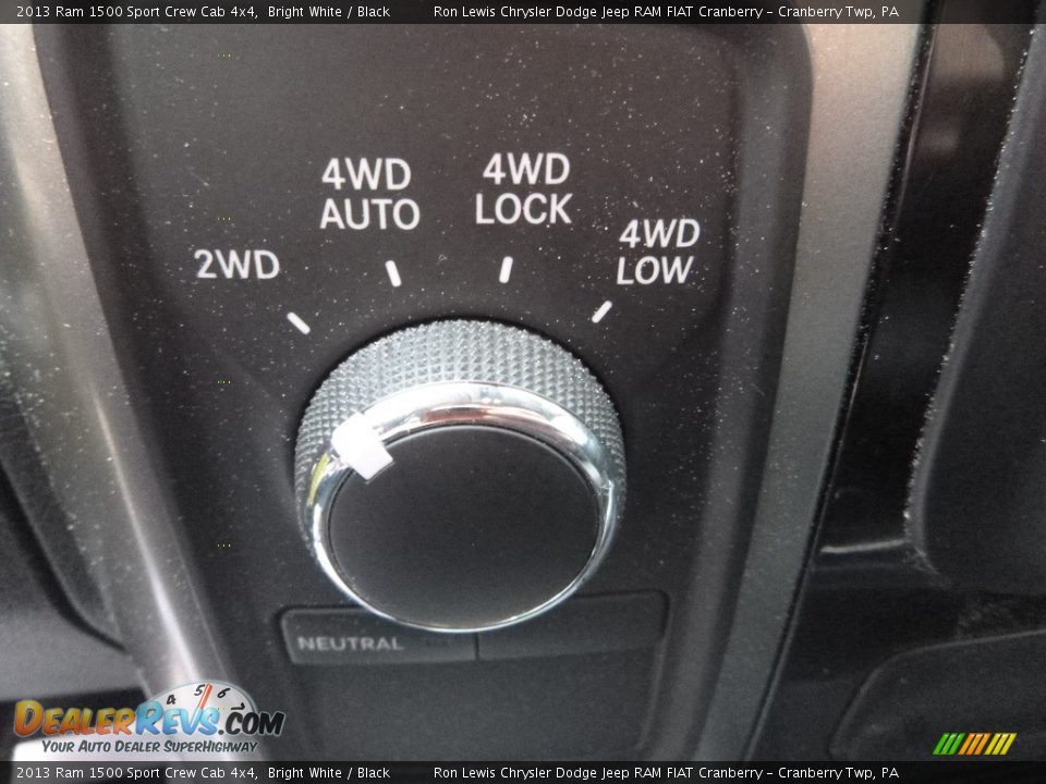 2013 Ram 1500 Sport Crew Cab 4x4 Bright White / Black Photo #20