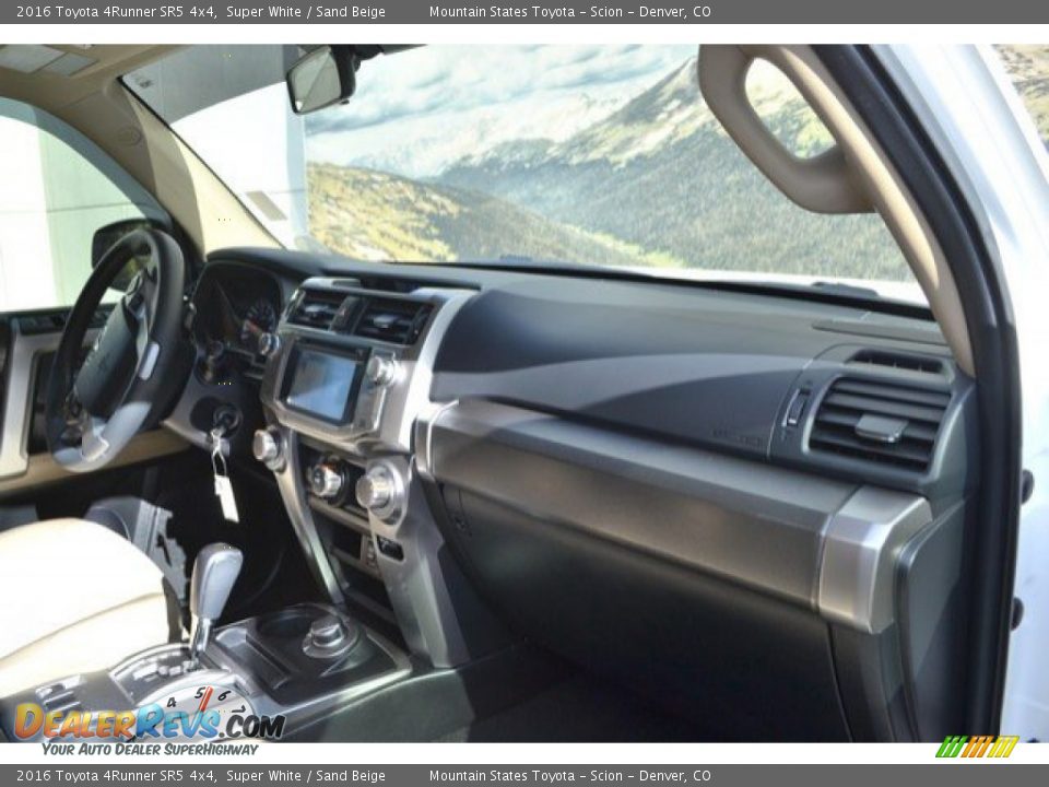 2016 Toyota 4Runner SR5 4x4 Super White / Sand Beige Photo #16