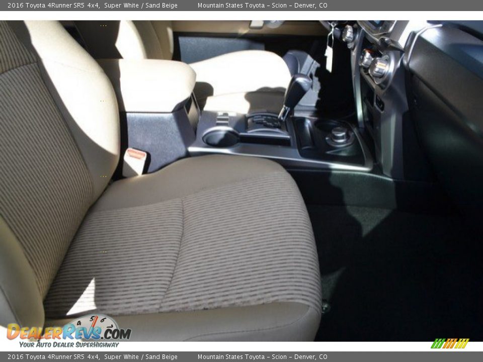 2016 Toyota 4Runner SR5 4x4 Super White / Sand Beige Photo #17