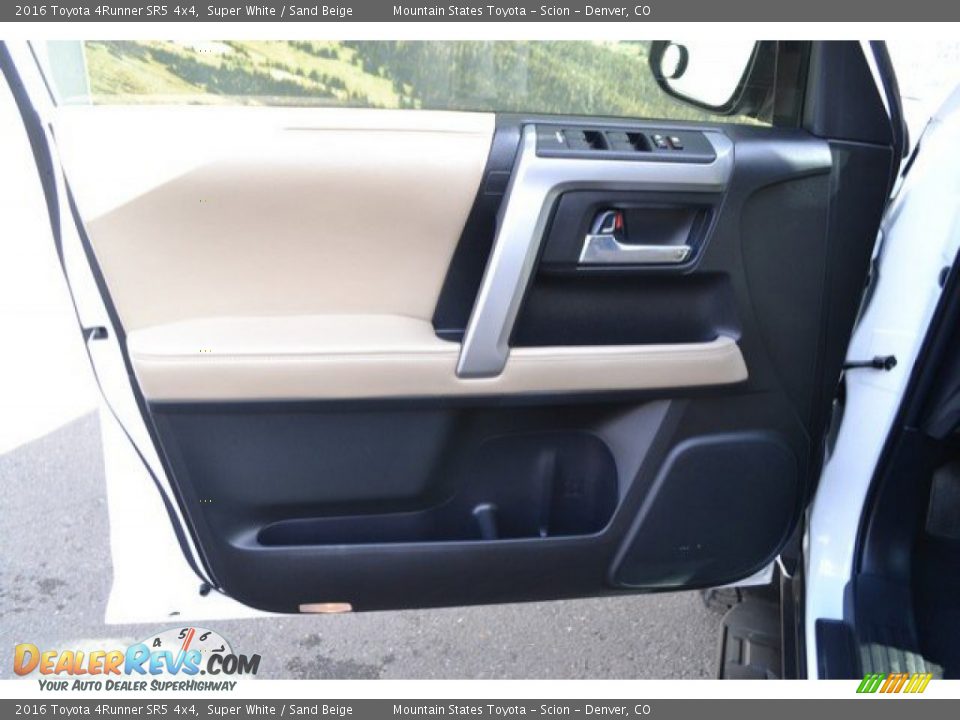 2016 Toyota 4Runner SR5 4x4 Super White / Sand Beige Photo #24