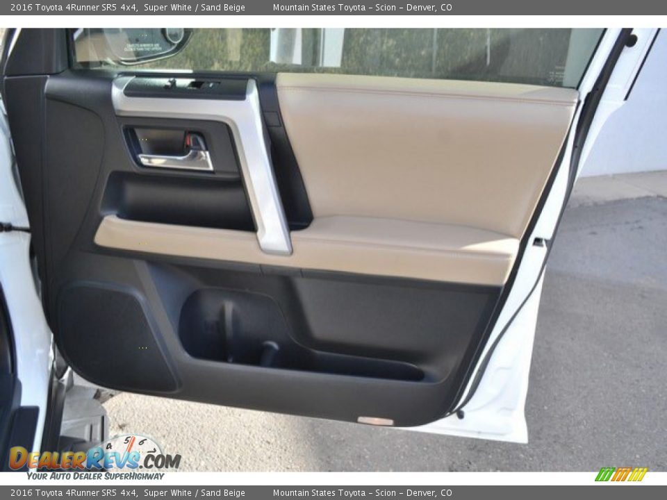 2016 Toyota 4Runner SR5 4x4 Super White / Sand Beige Photo #25