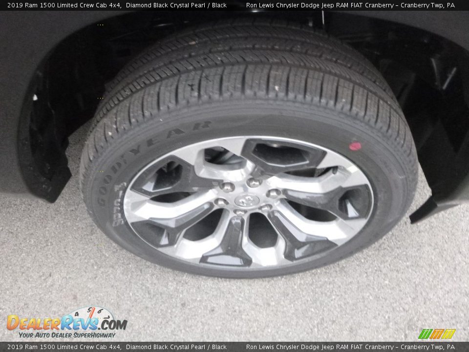 2019 Ram 1500 Limited Crew Cab 4x4 Diamond Black Crystal Pearl / Black Photo #9