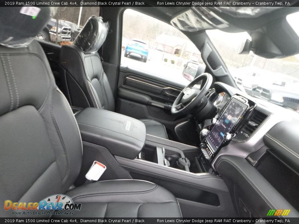 2019 Ram 1500 Limited Crew Cab 4x4 Diamond Black Crystal Pearl / Black Photo #10