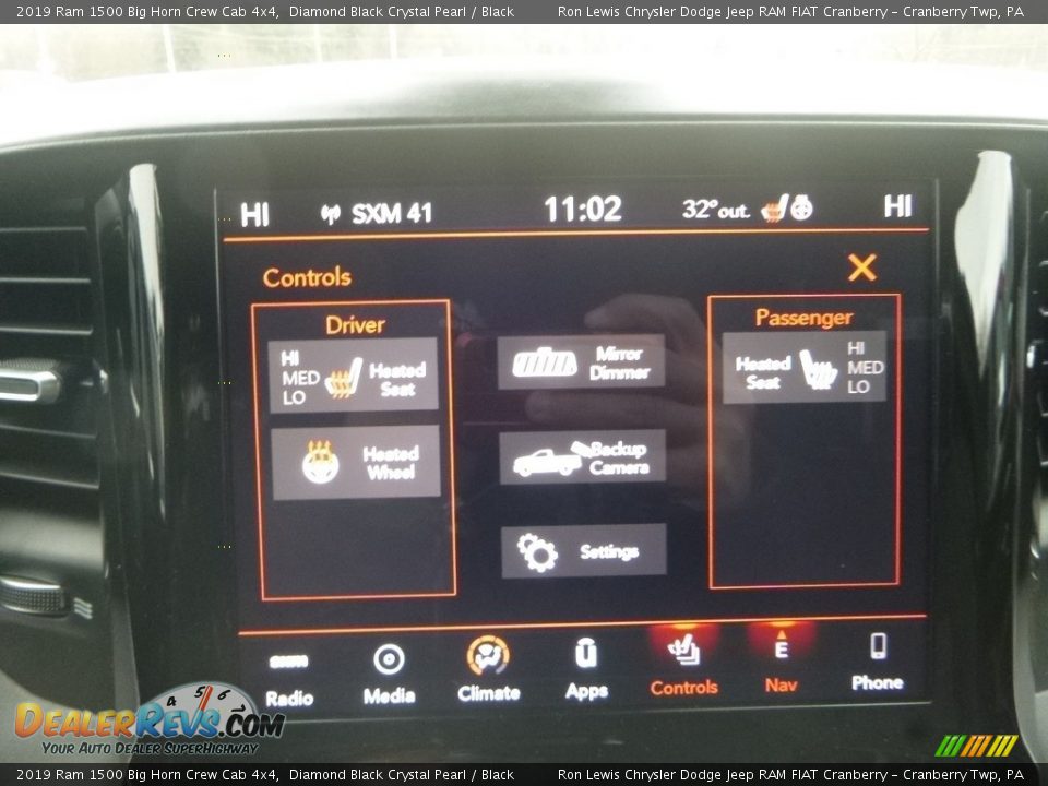 2019 Ram 1500 Big Horn Crew Cab 4x4 Diamond Black Crystal Pearl / Black Photo #17