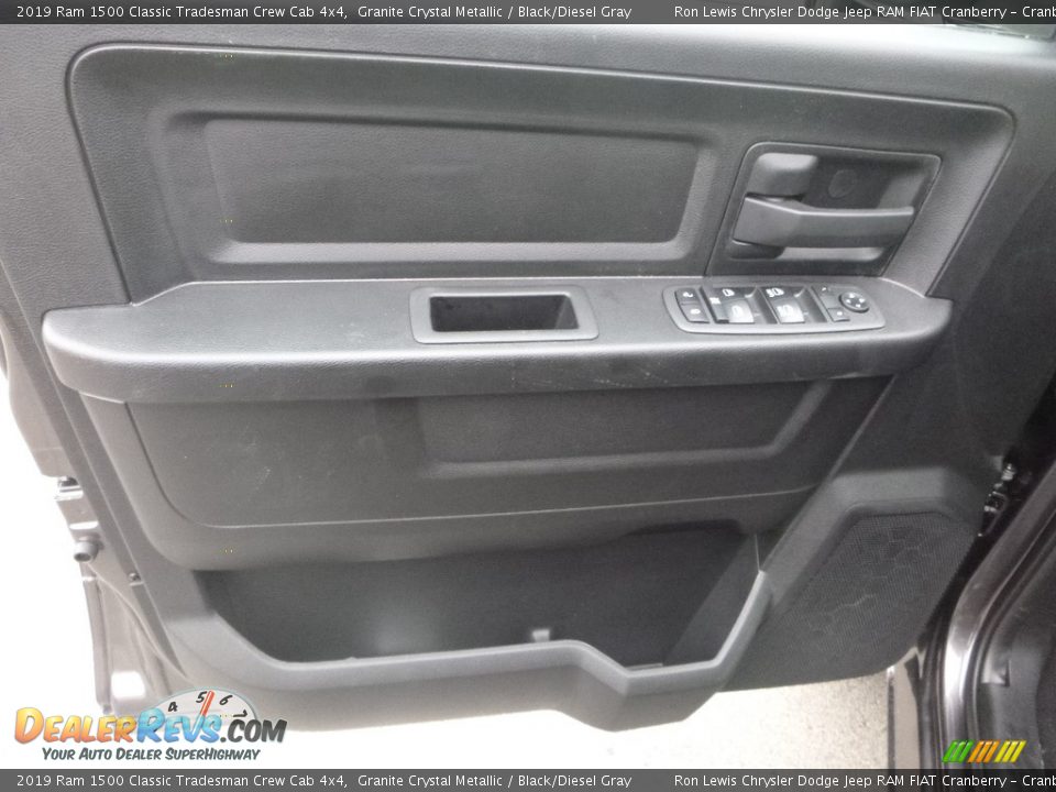 2019 Ram 1500 Classic Tradesman Crew Cab 4x4 Granite Crystal Metallic / Black/Diesel Gray Photo #15