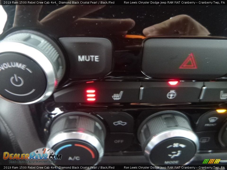 2019 Ram 1500 Rebel Crew Cab 4x4 Diamond Black Crystal Pearl / Black/Red Photo #17