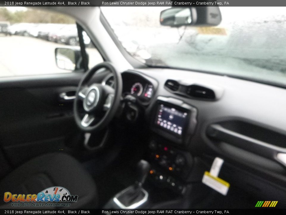 2018 Jeep Renegade Latitude 4x4 Black / Black Photo #12