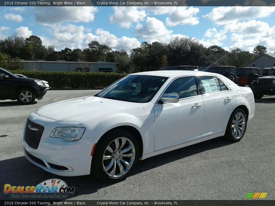 2019 Chrysler 300 Touring Bright White / Black Photo #1