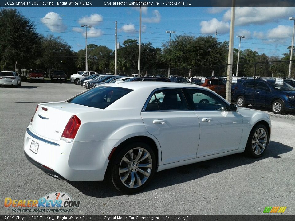 2019 Chrysler 300 Touring Bright White / Black Photo #5