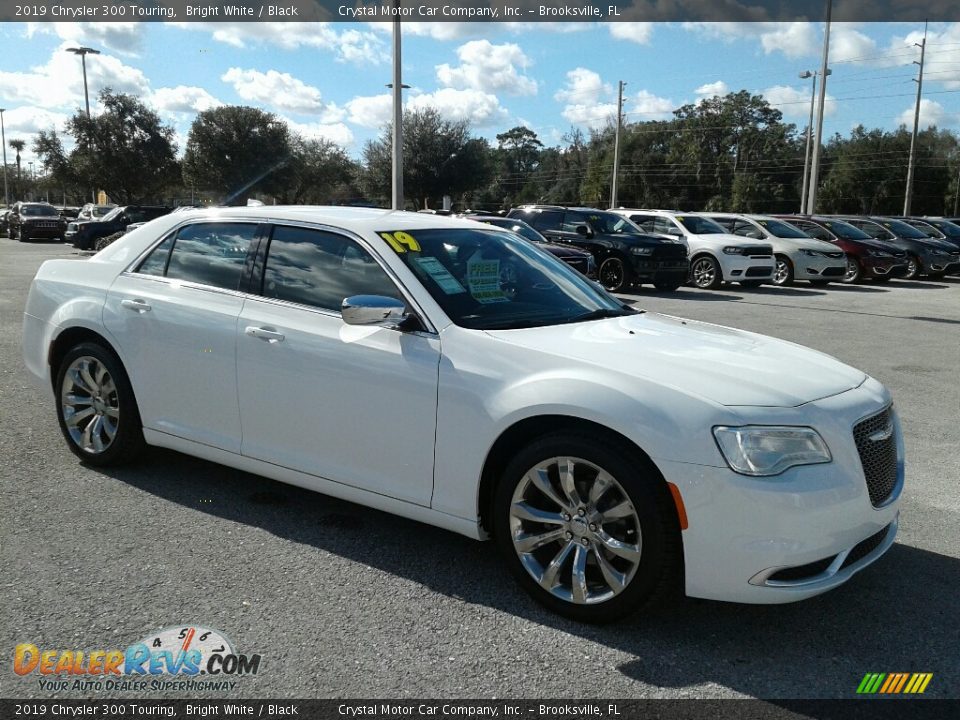 2019 Chrysler 300 Touring Bright White / Black Photo #7